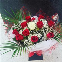 True love hand-tied 
