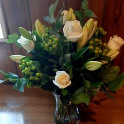 Rose and lilies vase